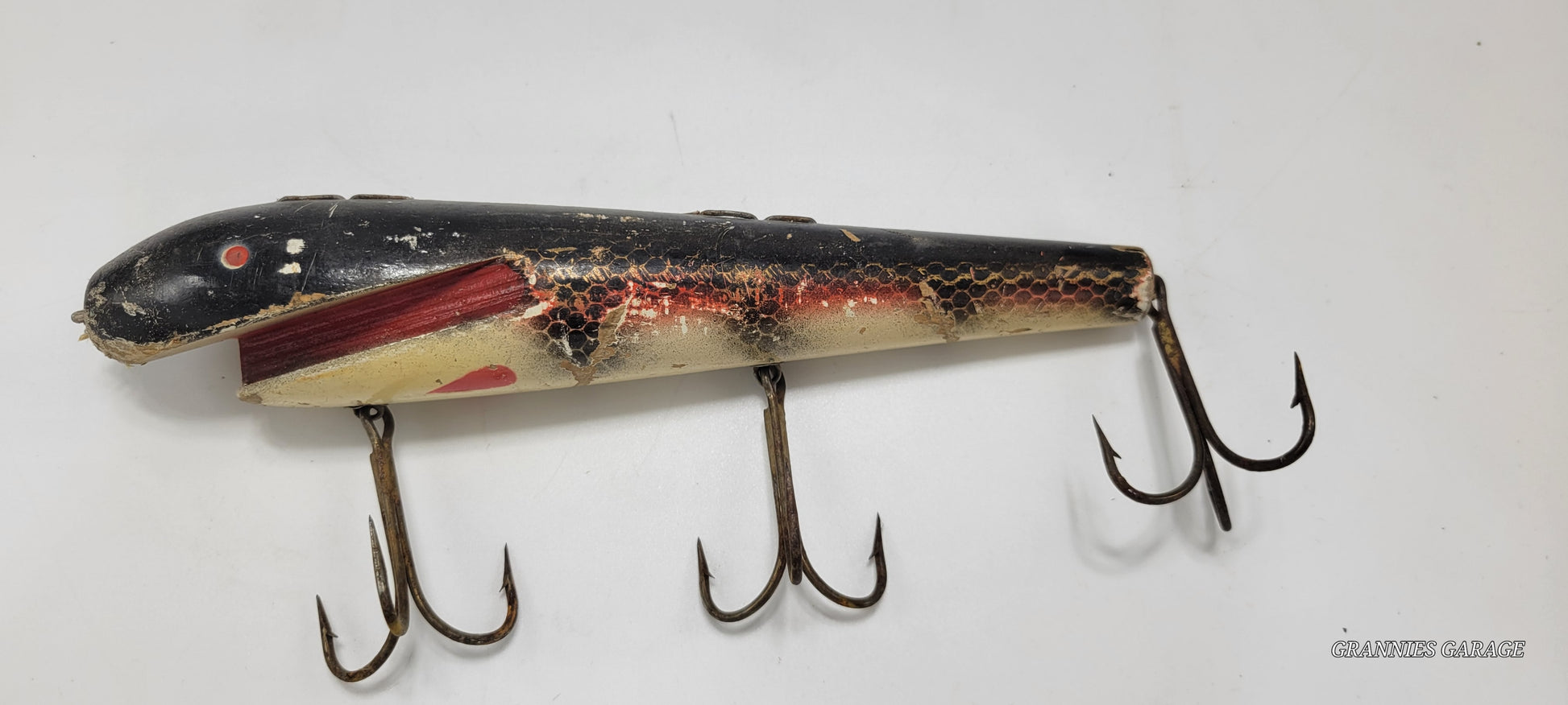 Wood Black and Red with White and Red Belly-Open Mouth - MUSKIE-SALMON-LAKE TROUT-PIKE LURE 8" - Grannies Garage