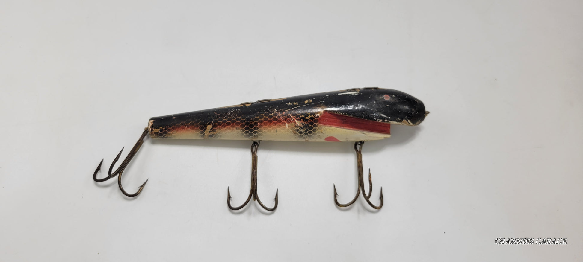 Wood Black and Red with White and Red Belly-Open Mouth - MUSKIE-SALMON-LAKE TROUT-PIKE LURE 8" - Grannies Garage
