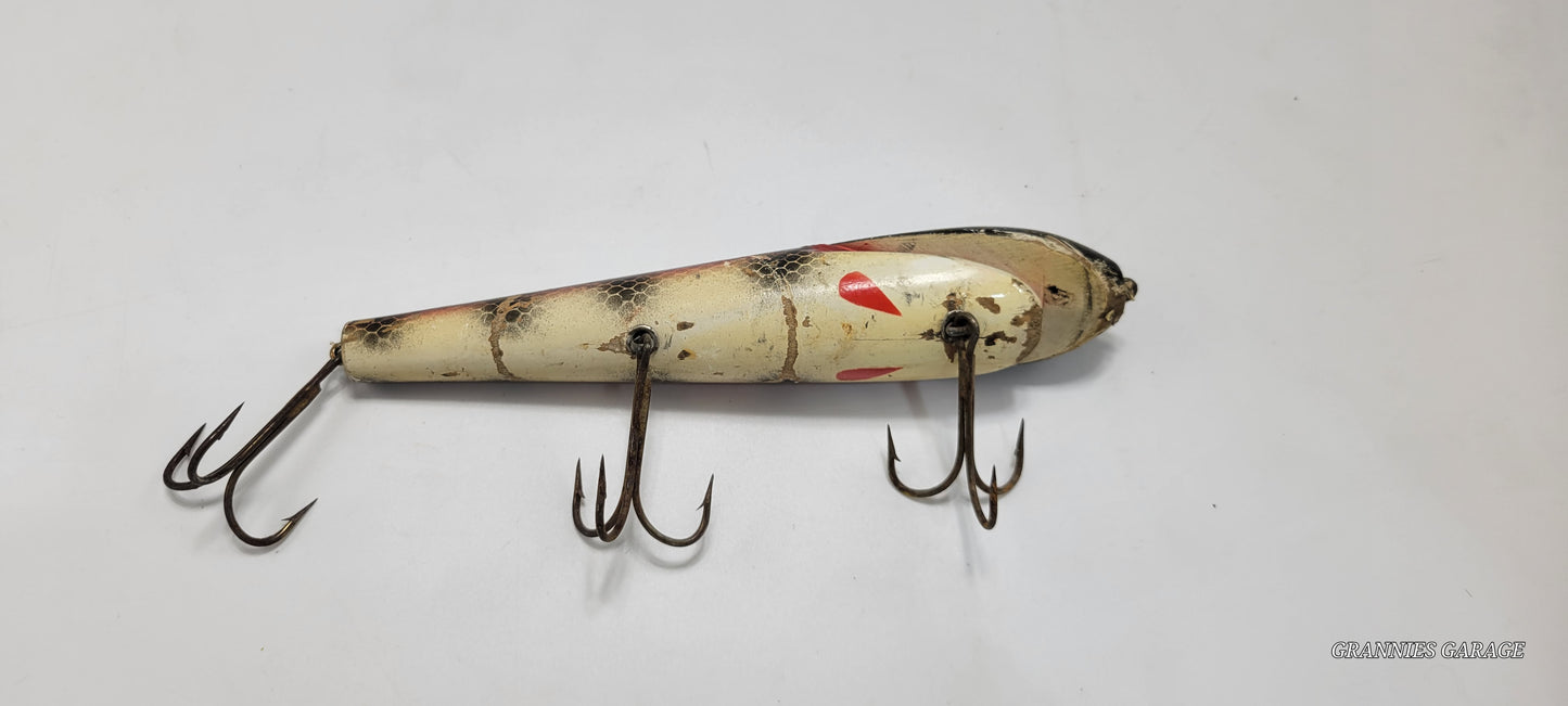 Wood Black and Red with White and Red Belly-Open Mouth - MUSKIE-SALMON-LAKE TROUT-PIKE LURE 8" - Grannies Garage