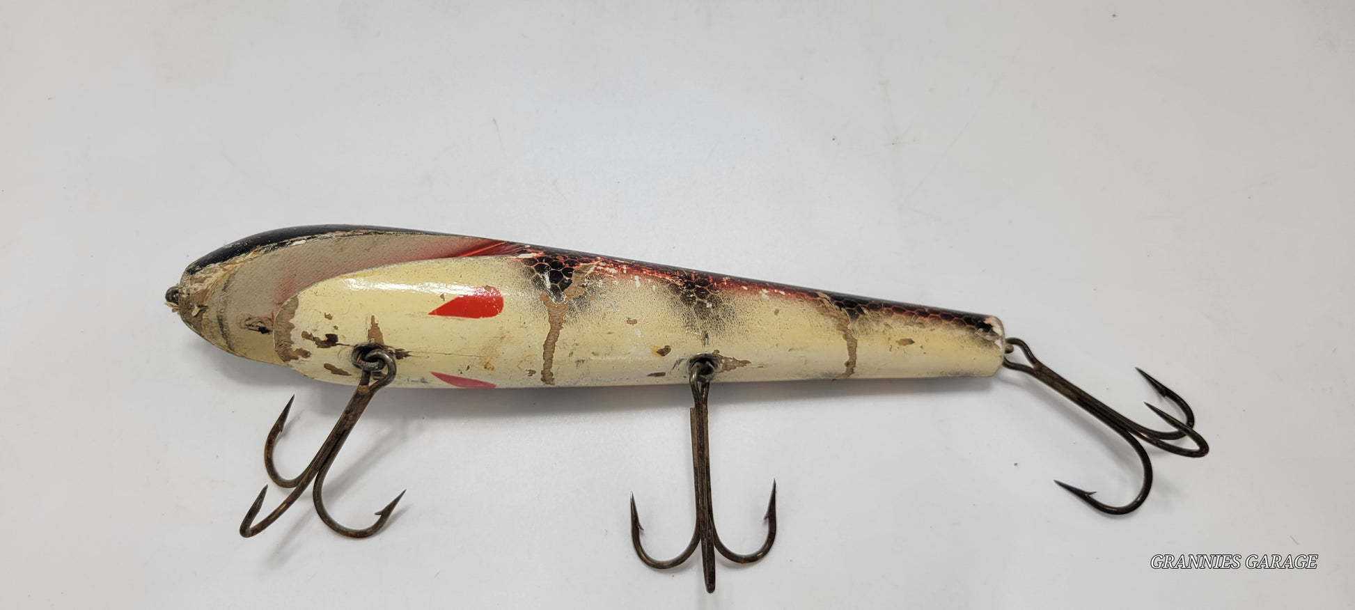 Wood Black and Red with White and Red Belly-Open Mouth - MUSKIE-SALMON-LAKE TROUT-PIKE LURE 8" - Grannies Garage