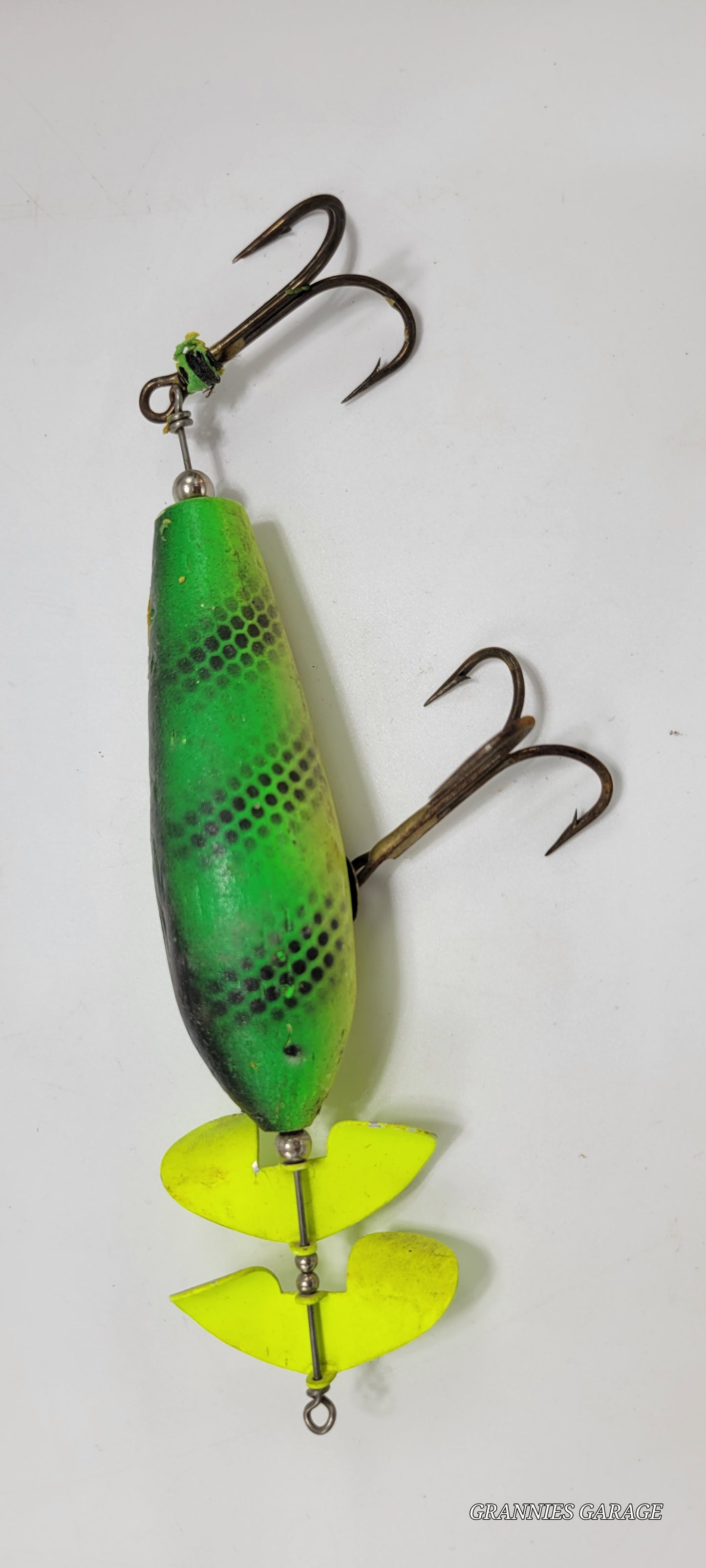 Green, Yellow and Black 2 Hooks and 2 Yellow Spinners Fishing Lure - Grannies Garage