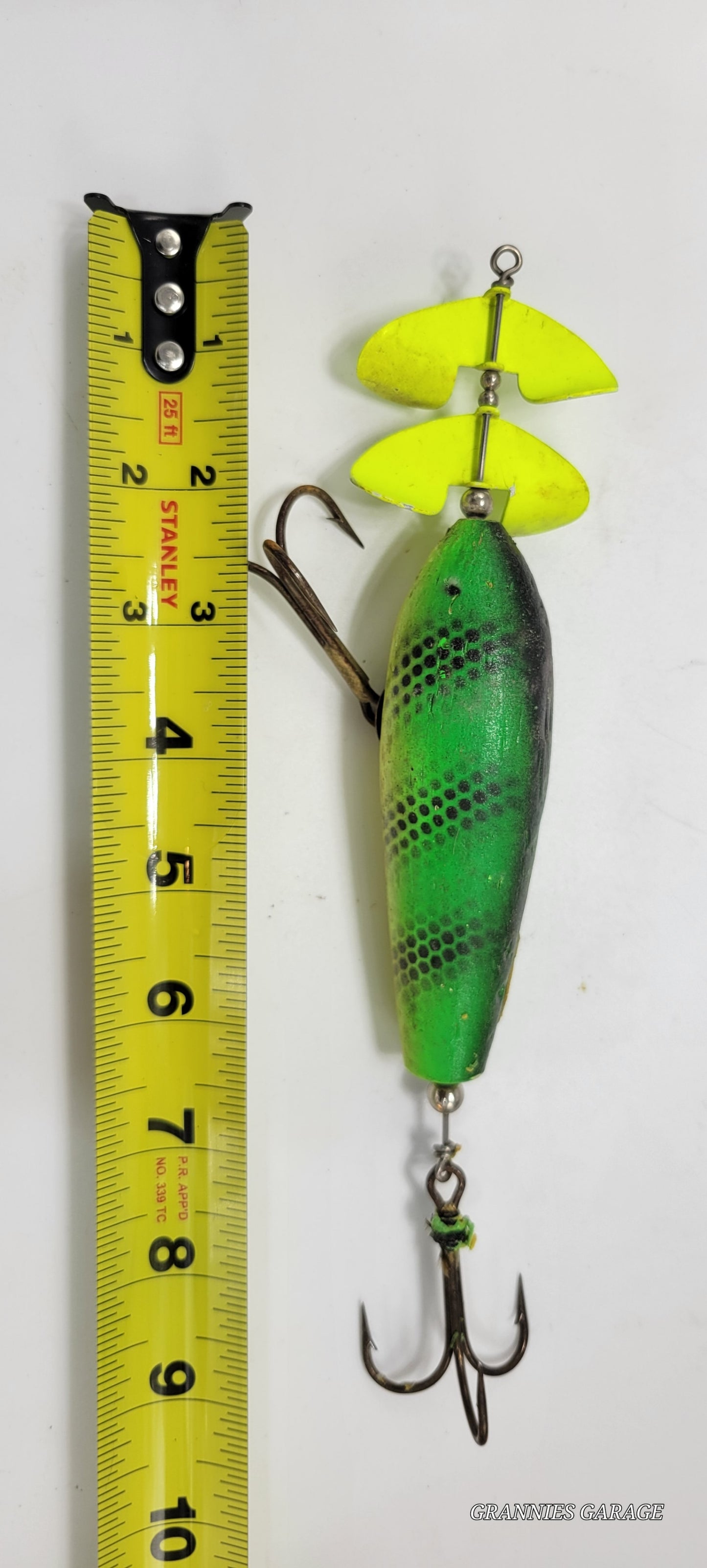 Green, Yellow and Black 2 Hooks and 2 Yellow Spinners Fishing Lure - Grannies Garage