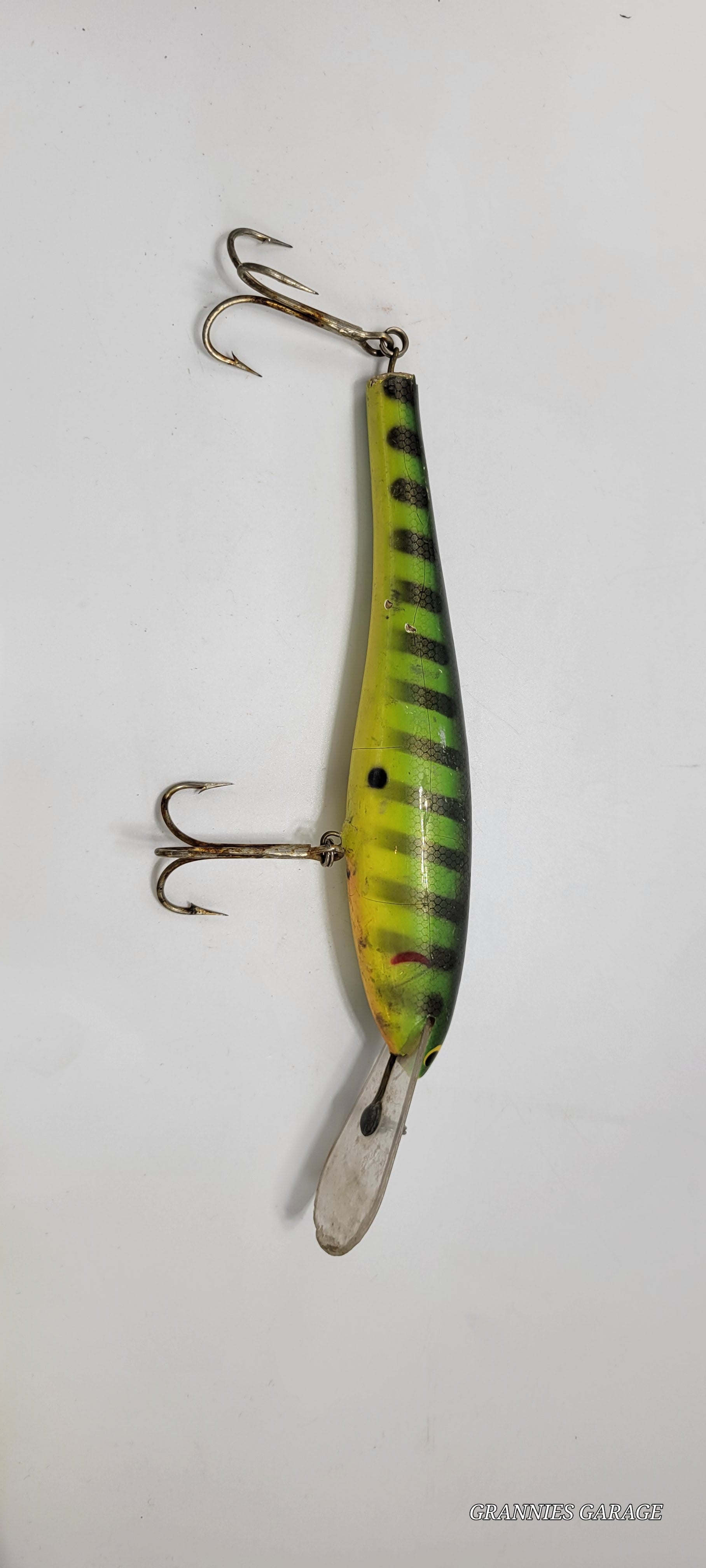 2 Hook Black, Green, and Yellow Deep Diver Jerk bait 11" Lure - Grannies Garage