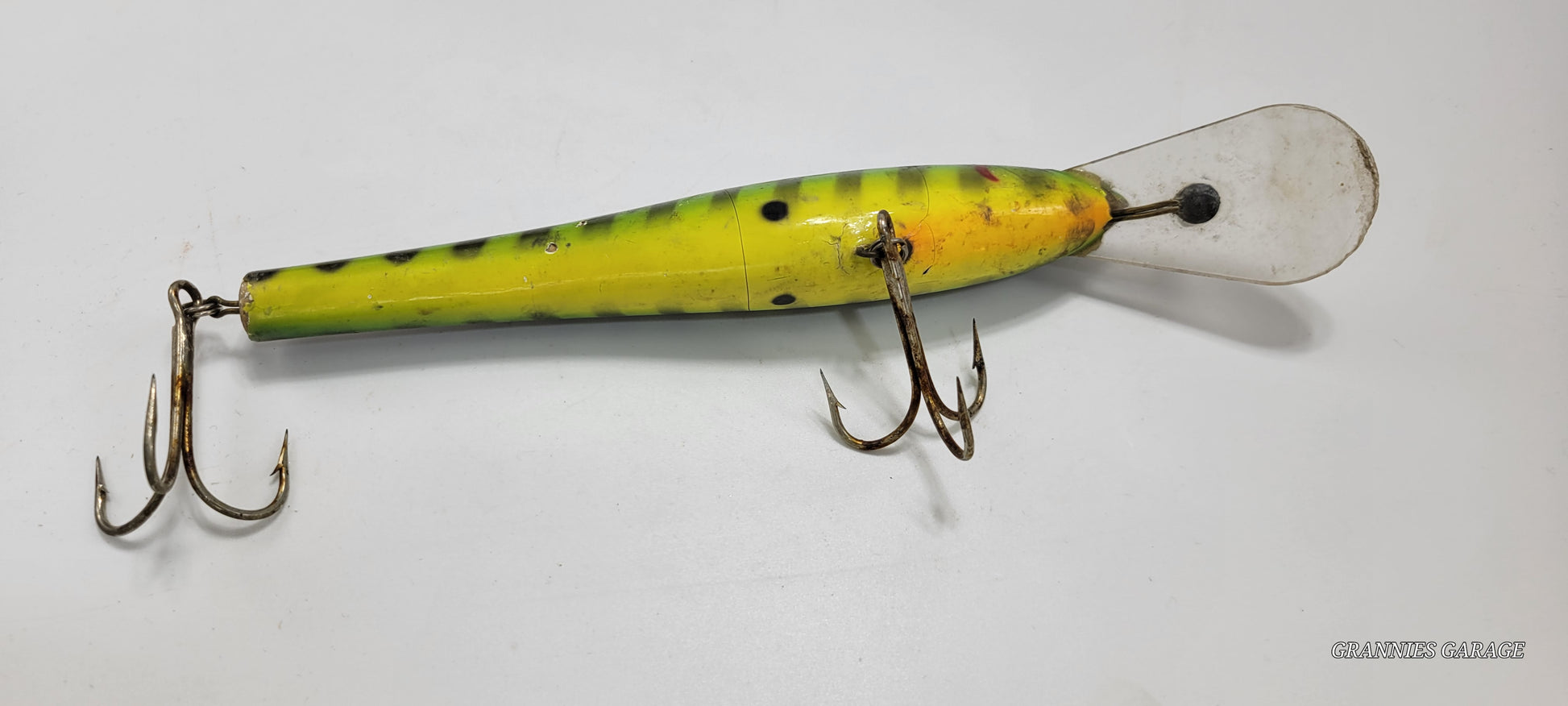 2 Hook Black, Green, and Yellow Deep Diver Jerk bait 11" Lure - Grannies Garage