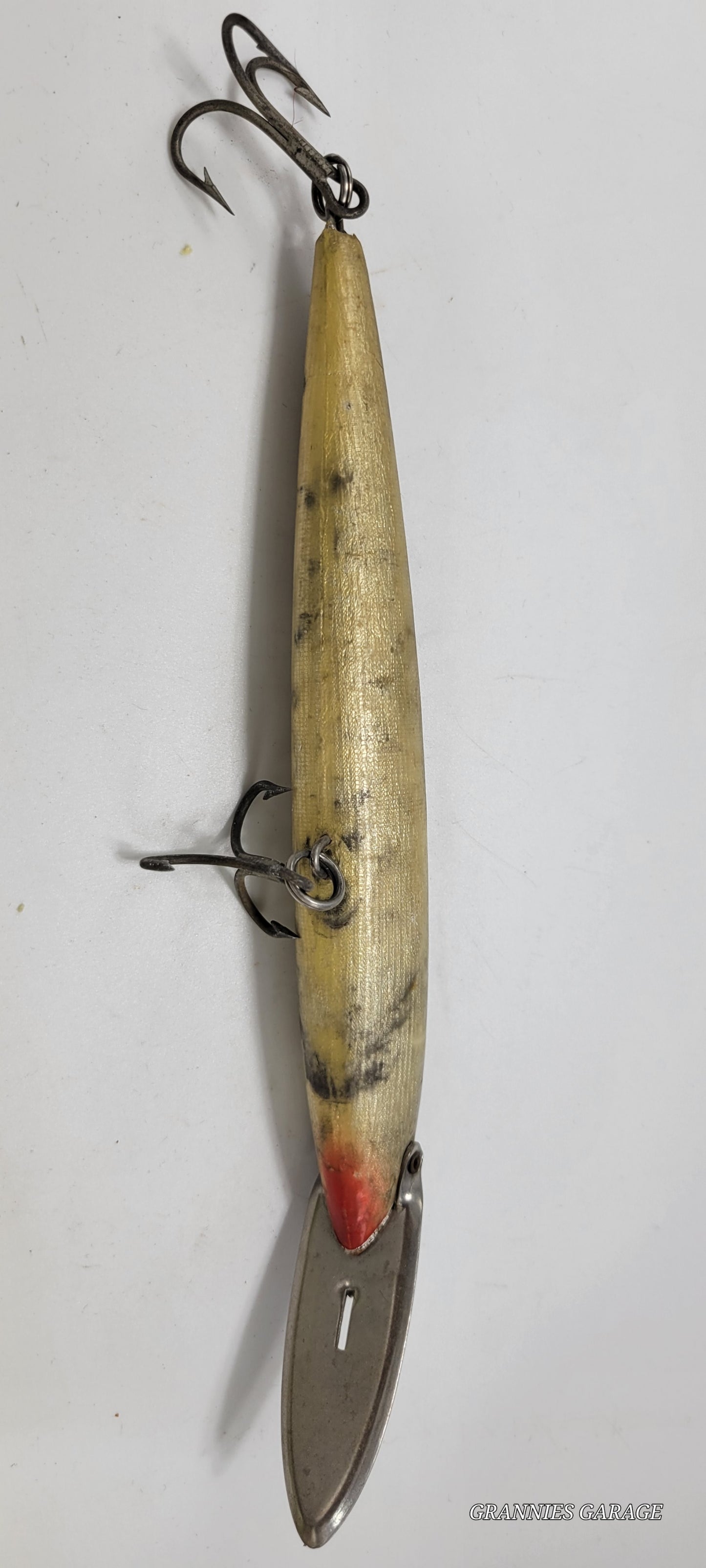 RAPALA SINKING CD18 MAGNUM FINLAND 2 HOOK 10" BLACK, SILVER AND RED FISHING LURE-GREAT FOR THOSE LARGE FISH. - Grannies Garage