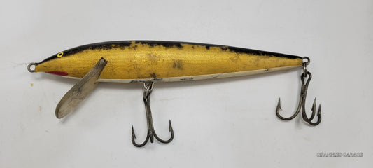 RAPALA MAGNUM FLOATING #18 BLACK, GOLD, WHITE AND RED WITH YELLOW AND BLACK EYES IS GREAT FOR THOSE BIG FISH - Grannies Garage