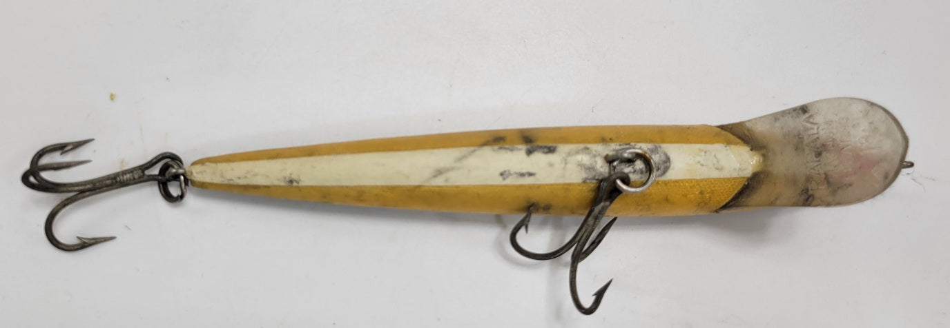 RAPALA MAGNUM FLOATING #18 BLACK, GOLD, WHITE AND RED WITH YELLOW AND BLACK EYES IS GREAT FOR THOSE BIG FISH - Grannies Garage