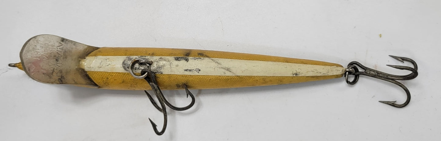 RAPALA MAGNUM FLOATING #18 BLACK, GOLD, WHITE AND RED WITH YELLOW AND BLACK EYES IS GREAT FOR THOSE BIG FISH - Grannies Garage