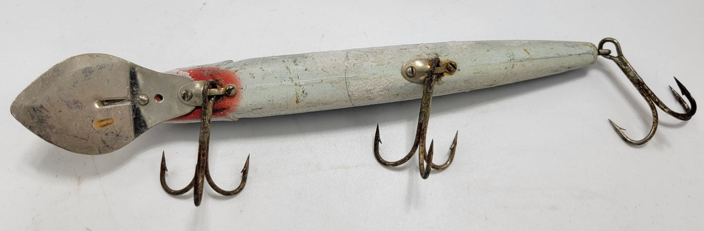 THIS BLUE AND WHITE 3 HOOK IS 8+" TO CATCH THOSE VERY LARGE FISH. - Grannies Garage