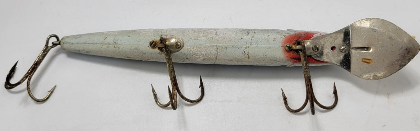 THIS BLUE AND WHITE 3 HOOK IS 8+" TO CATCH THOSE VERY LARGE FISH. - Grannies Garage