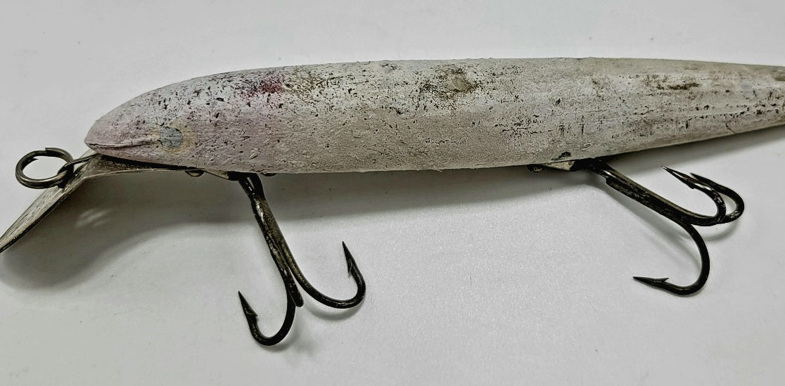 CISCO KID- OFF WHITE WITH LIGHT PURPLE DIVING FISHING LURE WITH 3 HOOKS-9" - Grannies Garage