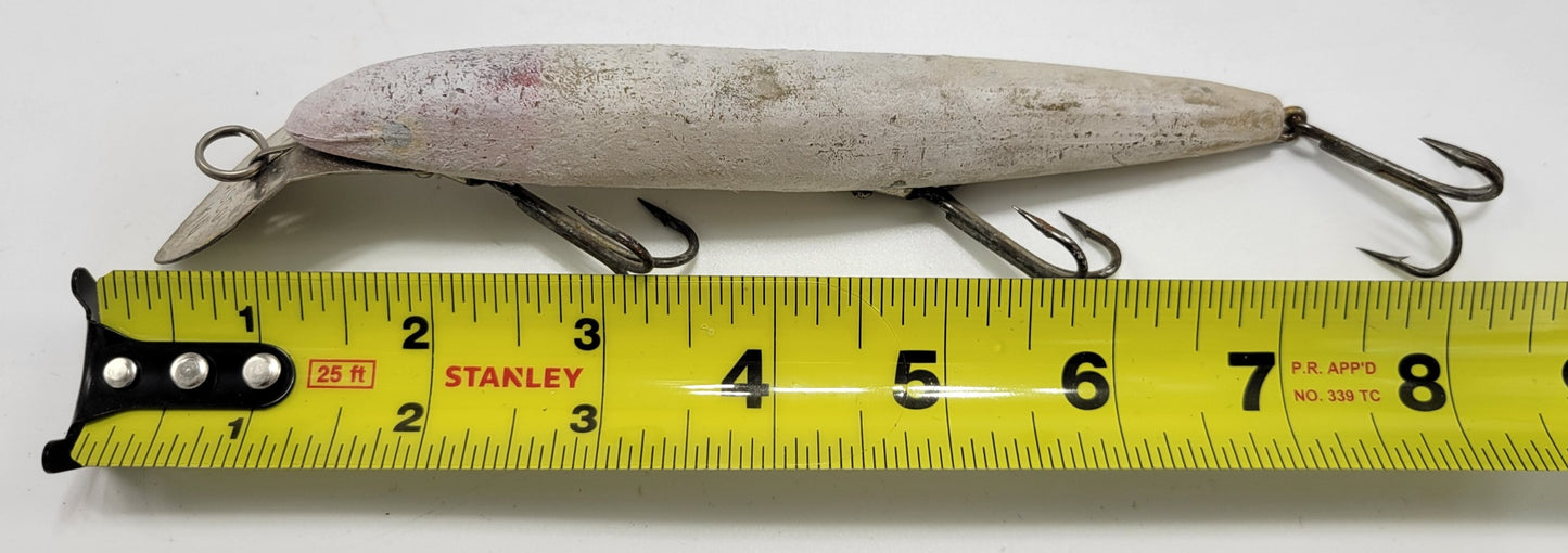 CISCO KID- OFF WHITE WITH LIGHT PURPLE DIVING FISHING LURE WITH 3 HOOKS-9" - Grannies Garage