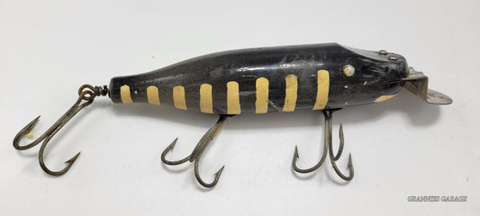 LARGE 9 " BLACK WITH YELLOW STRIPES FISHING LURE WITH YELLOW EYES AND 3 HOOKS - Grannies Garage