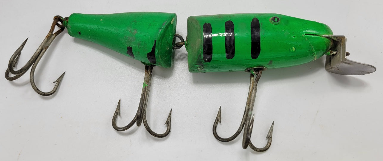 LARGE 9" WOOD GREEN AND BLACK JOINTED FISHING LURE WITH 3 HOOKS - Grannies Garage