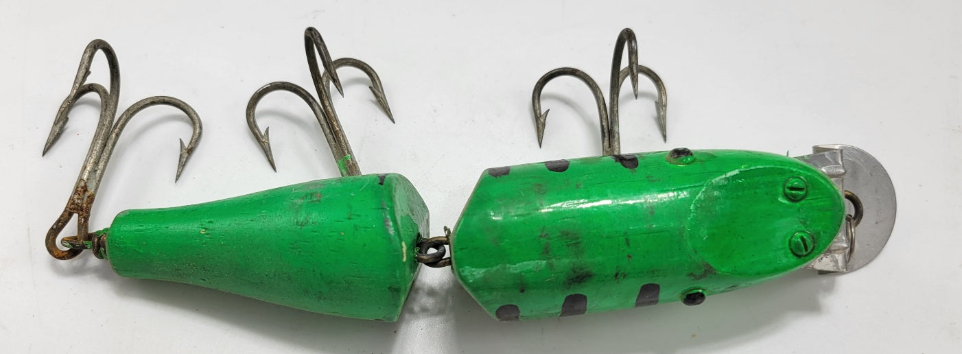 LARGE 9" WOOD GREEN AND BLACK JOINTED FISHING LURE WITH 3 HOOKS - Grannies Garage