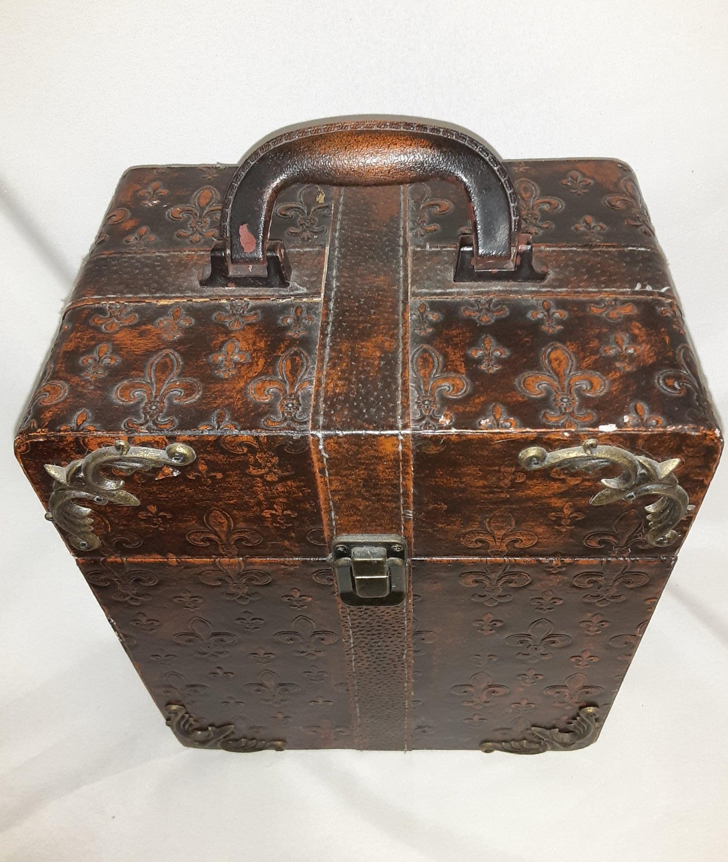 Box - Wood and Faux Leather Small Treasure Chest - Grannies Garage