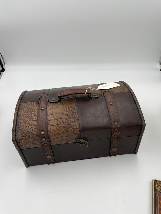Brown Latch-able Treasure Trunk