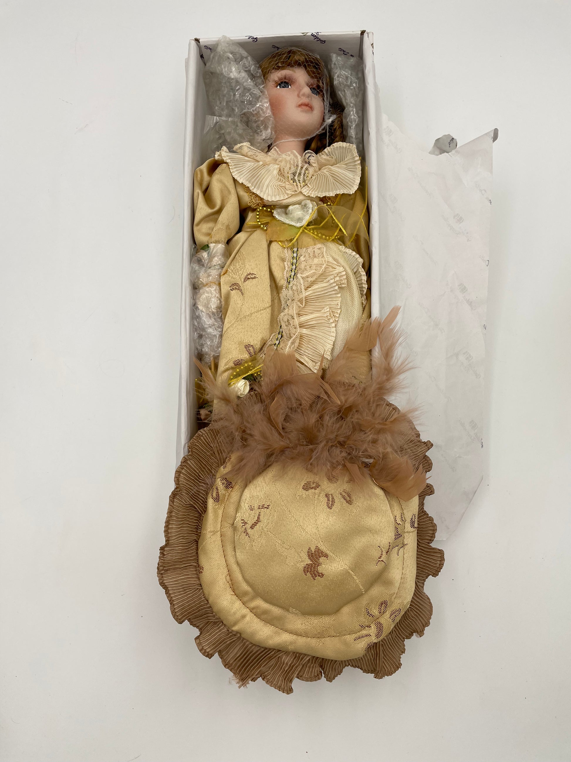 Heirloom Golden Keepsakes - Miss Raeanne #0291/2500 - Grannies Garage