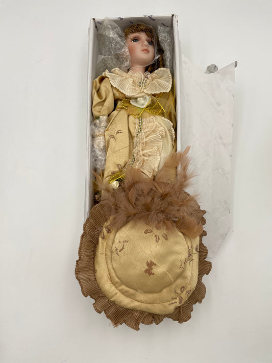 Heirloom Golden Keepsakes - Miss Raeanne #0291/2500 - Grannies Garage