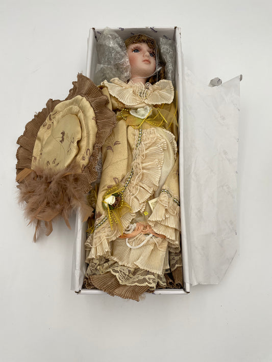 Heirloom Golden Keepsakes - Miss Raeanne #0255/2500 - Grannies Garage