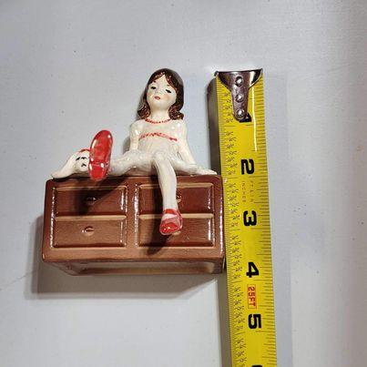 Collectable - Hagen Renaker Girl on Dresser - Grannies Garage