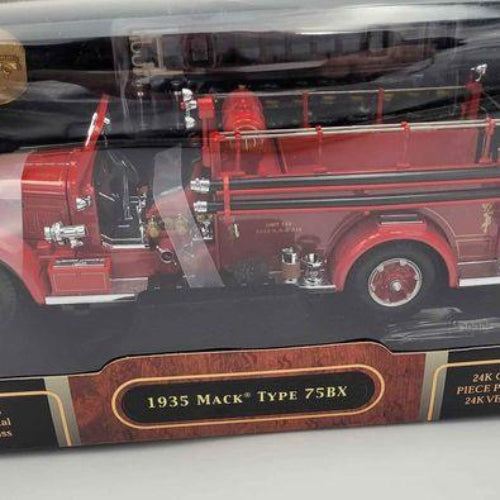 Classic Car - 1935 type 75 bx Fire Engine Truck New in box, RARE 1:24 - Grannies Garage
