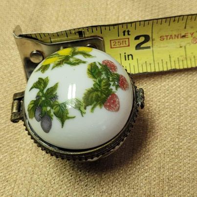 Box - Jo Marz trinket box - Grannies Garage
