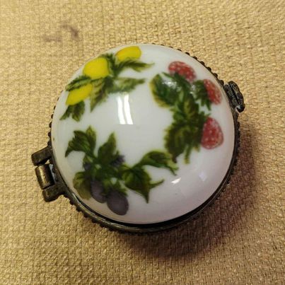 Box - Jo Marz trinket box - Grannies Garage