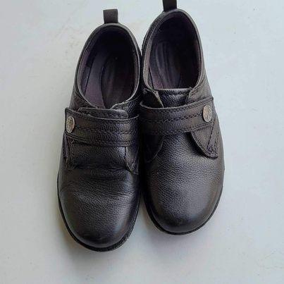 Shoes - Clarks size 6W Dress Shoes - Grannies Garage