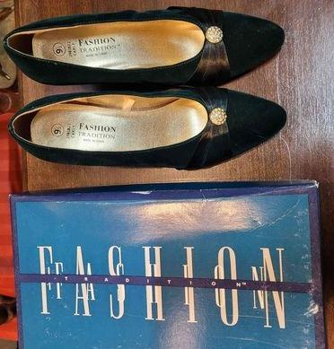 Shoes - Fashion Traditions 9 1/2 Shoes - Grannies Garage