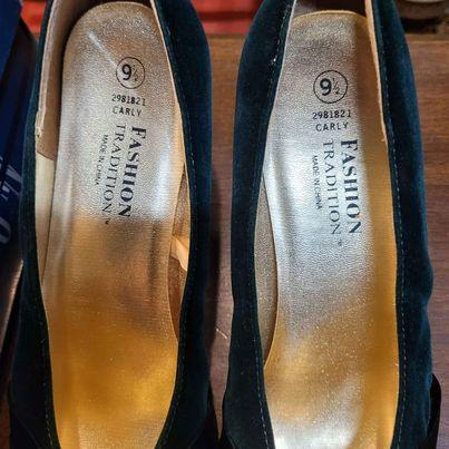 Shoes - Fashion Traditions 9 1/2 Shoes - Grannies Garage