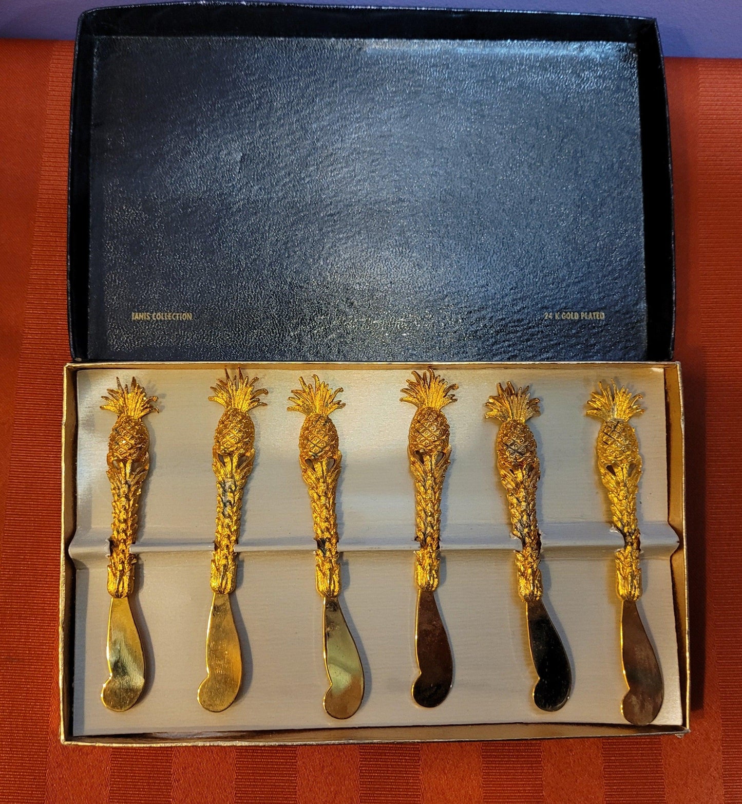 Vintage - Kitchen Pineapple spreaders -24K gold-plated Set of 6 - Grannies Garage