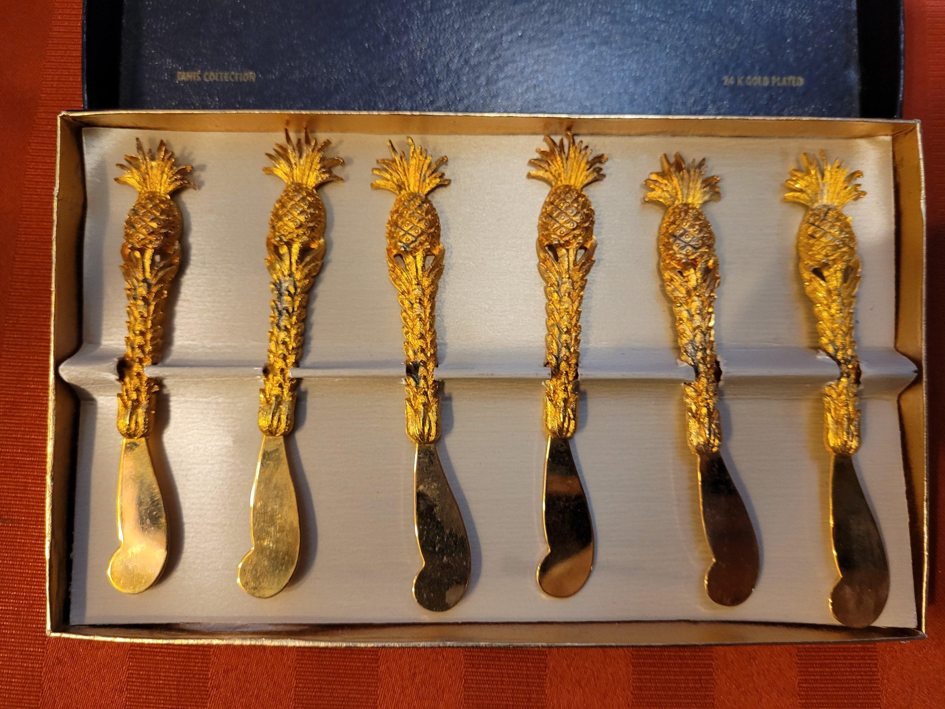Vintage - Kitchen Pineapple spreaders -24K gold-plated Set of 6 - Grannies Garage