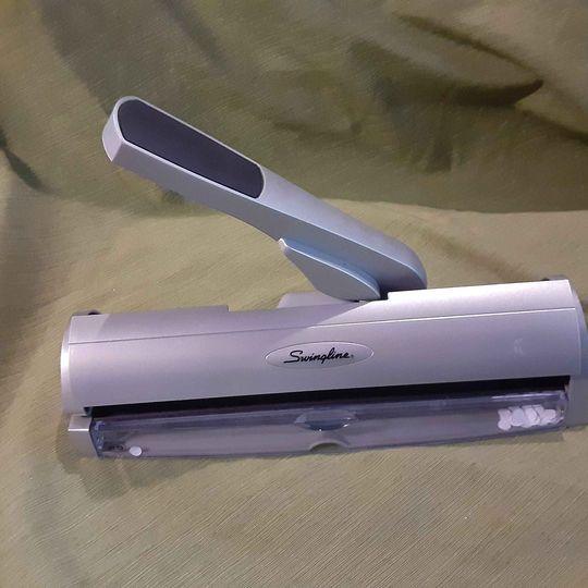 Office Swingline 3 hole punch - Grannies Garage