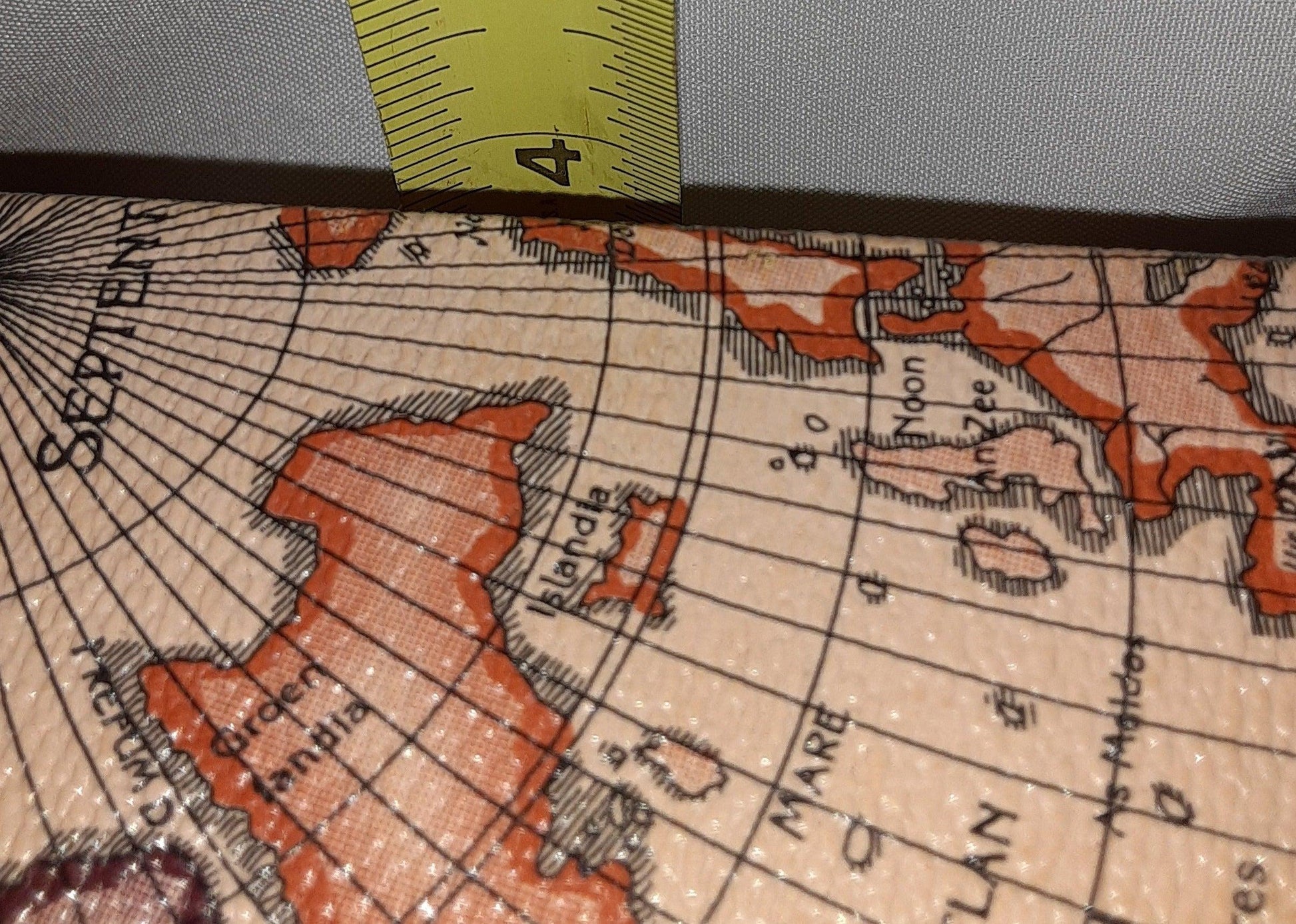 Box - World wood trunk with Map on Box - Grannies Garage