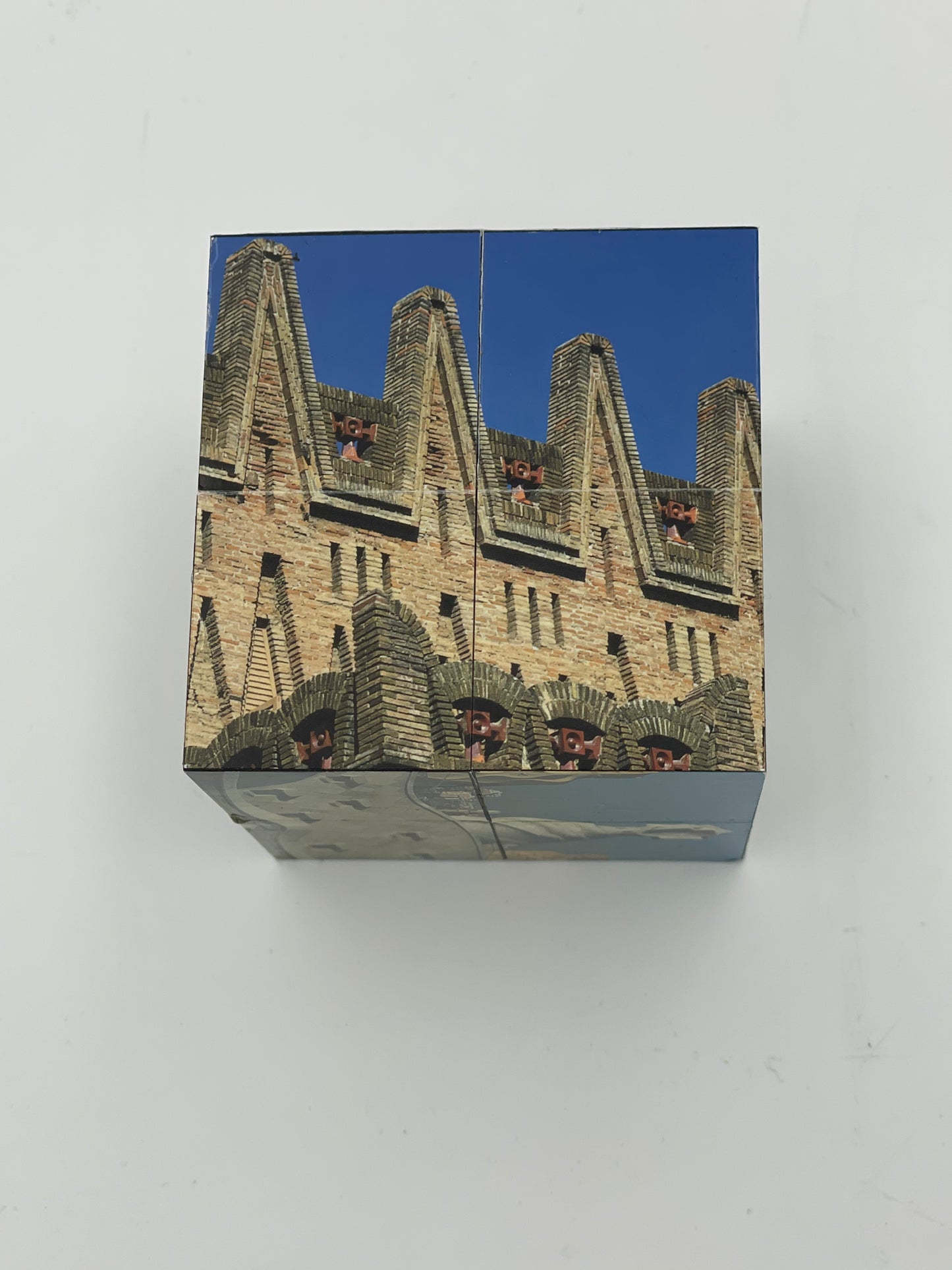 Art Cube Puzzle- Stress Relieving Brain Teaser-Gaudi Architecture - Grannies Garage