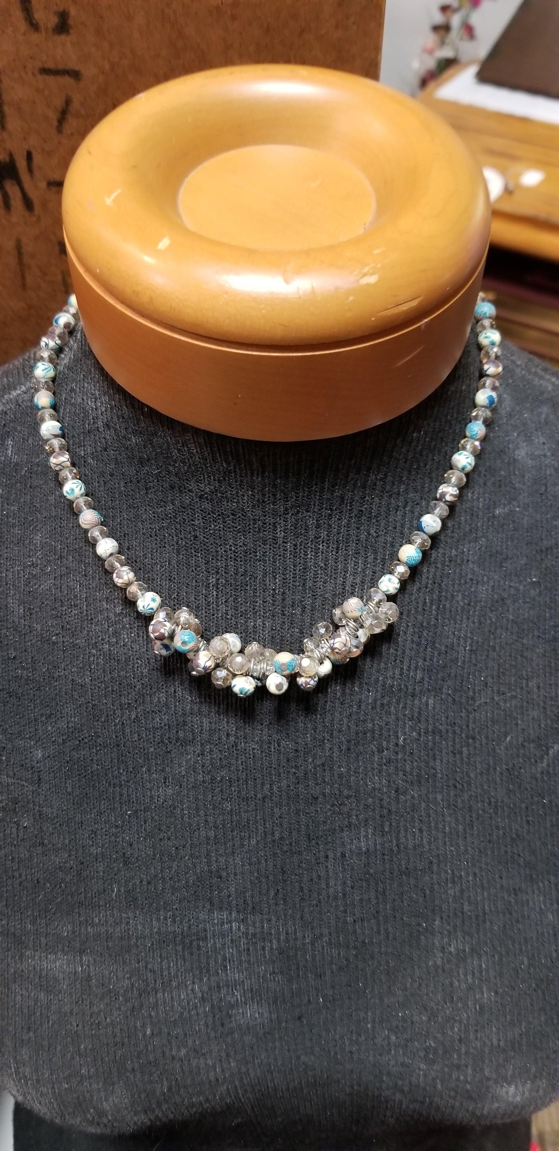 Jewelry - Viva Bead Cluster Necklace - Choice of Colors - Grannies Garage