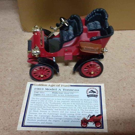 Classic Car - 1903 Ford Model T model car - Grannies Garage