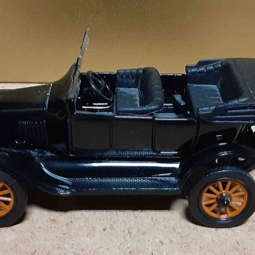 Classic Car 1925 Ford Model T touring - Grannies Garage
