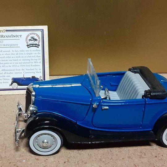 Classic Car - 1934 Ford v8 deluxe roadster Model car - Grannies Garage