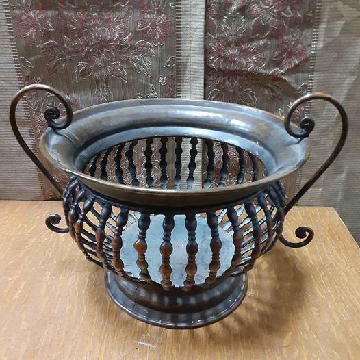 Home Decor - Decorative Planter - Grannies Garage