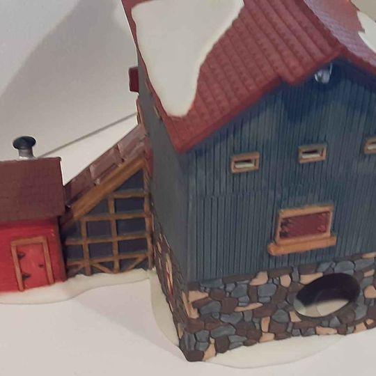 Collectible - Department 56 Blue Star Ice Co - Grannies Garage