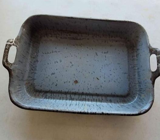 Antique - enamelware 9 x 13 pan - Grannies Garage