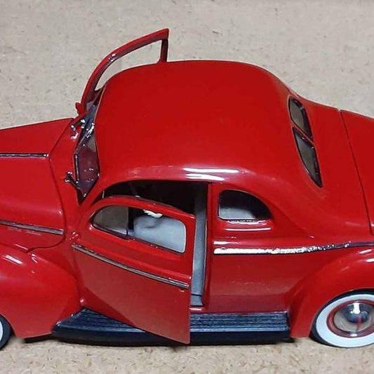 Classic Car - 1940 style FORD Deluxe coupe Model car - Grannies Garage