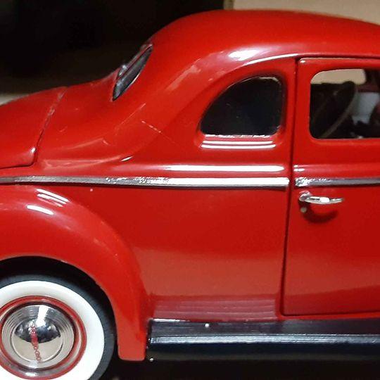 Classic Car - 1940 style FORD Deluxe coupe Model car - Grannies Garage