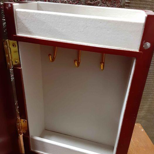 Jewelry Box - Brown with Necklace hangers - with music box - Grannies Garage