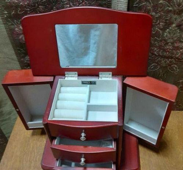Jewelry Box - Brown with Necklace hangers - with music box - Grannies Garage