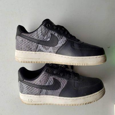 Shoes - Nike Air Tennis Shoes - Grannies Garage
