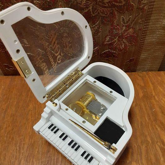 Music Box - 50th Anniversary "You Light up my Life" Piano - Grannies Garage