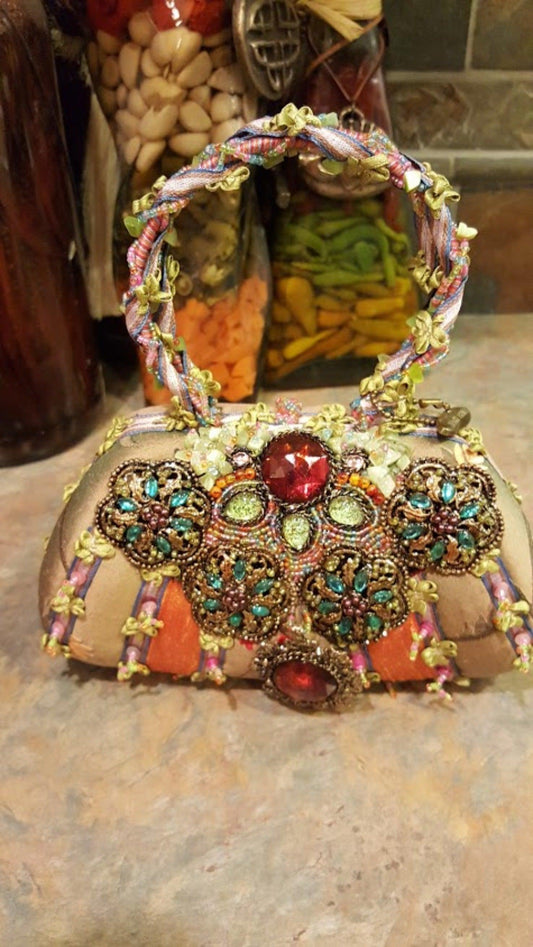 Mary Frances Hand Bag Pastels Flowers Retired Design - Grannies Garage